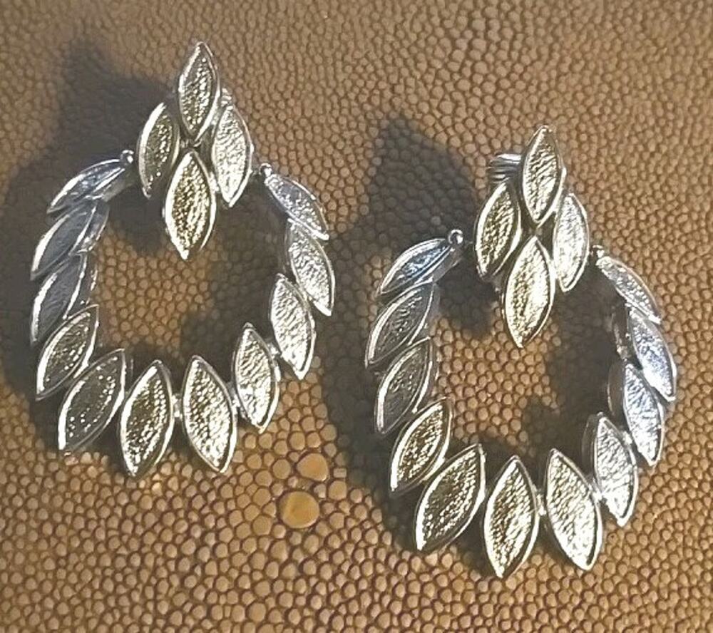 Vintage DG Signed Silver-Tone Textured Laurel Leaf Wreath Door-Knocker Earrings